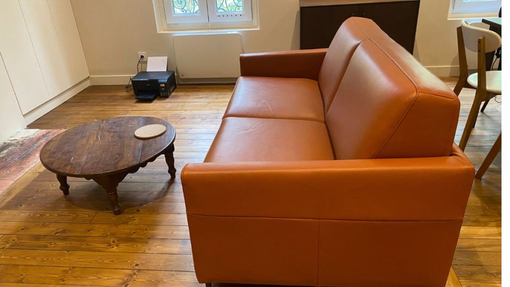 Comment mettre en valeur un canapé convertible en cuir dans un petit&nbsp;studio?