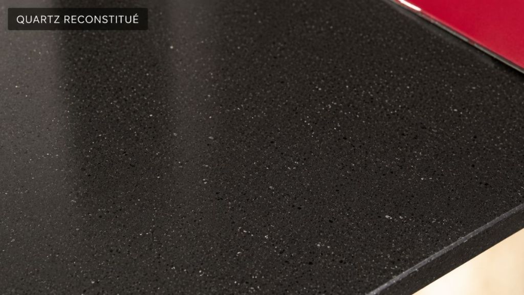 Quartz reconstitué noir pour un plan de travail de salle de bains